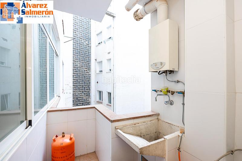 Foto 196a3057-131d-4cb7-b513-7bfff126dbae. Piso estupendo piso en venta en calle gran capitan en Granada