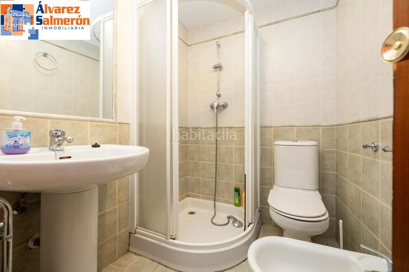 Foto 5c5d7257-cbd9-45c4-8208-e55e3877d160. Piso estupendo piso en venta en calle gran capitan en Granada