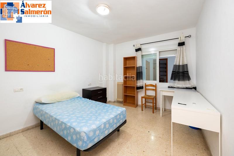 Foto ac97d039-379c-4e60-b411-d53f5b507111. Piso estupendo piso en venta en calle gran capitan en Granada