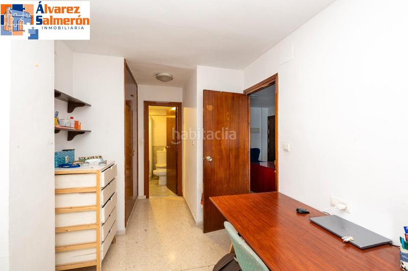 Foto c082baca-f500-4e79-bdee-02b6e27e4713. Piso estupendo piso en venta en calle gran capitan en Granada