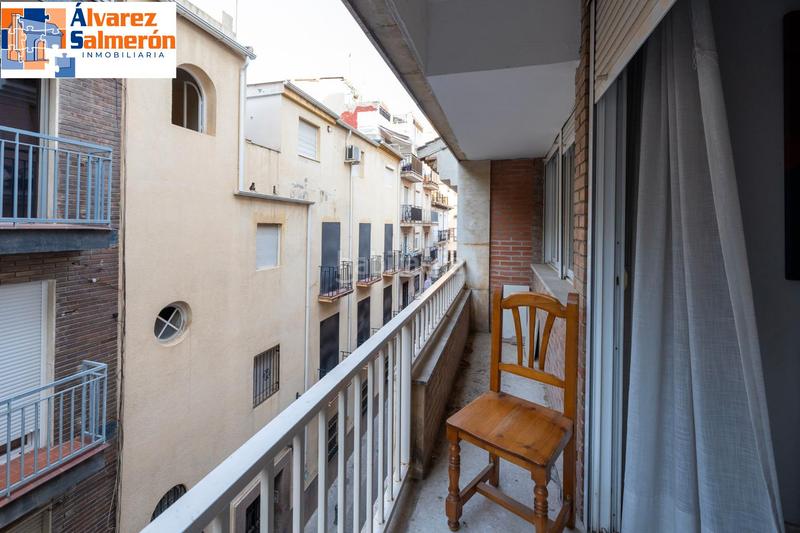 Foto ff116355-addb-4981-a161-65dccbf5b084. Piso estupendo piso en venta en calle gran capitan en Granada