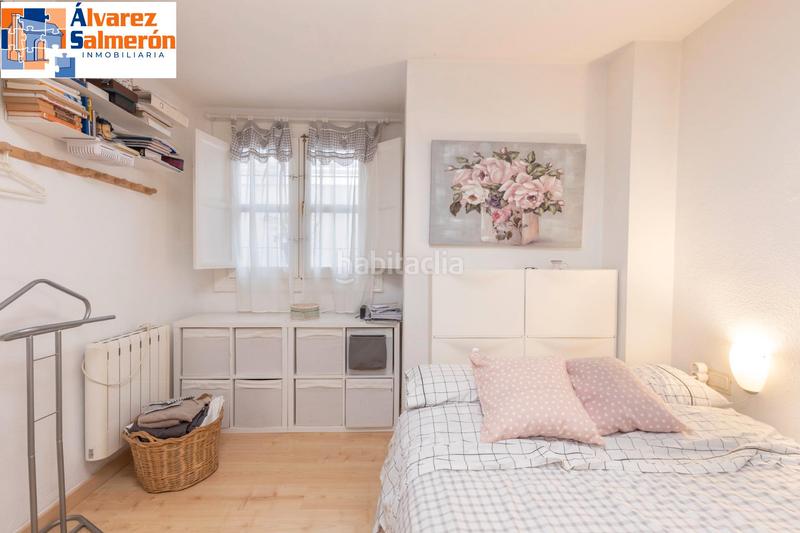 Foto 163f3d50-f872-4315-b47c-03d6cfe3b1fe. Apartamento coqueto apartamento junto a calle ancha de capuchinos con cochera en Granada