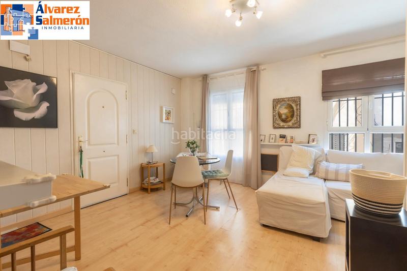Foto 4cf9d737-8ef7-4733-a8ef-5307532cc804. Apartamento coqueto apartamento junto a calle ancha de capuchinos con cochera en Granada