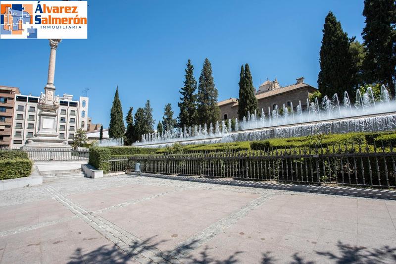 Foto 5b3a6fb7-6c63-4d32-8b29-47e066f15399. Apartamento coqueto apartamento junto a calle ancha de capuchinos con cochera en Granada