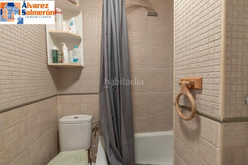 Foto 6a4a41bc-05c0-4972-8456-017a1c76e748. Apartamento coqueto apartamento junto a calle ancha de capuchinos con cochera en Granada