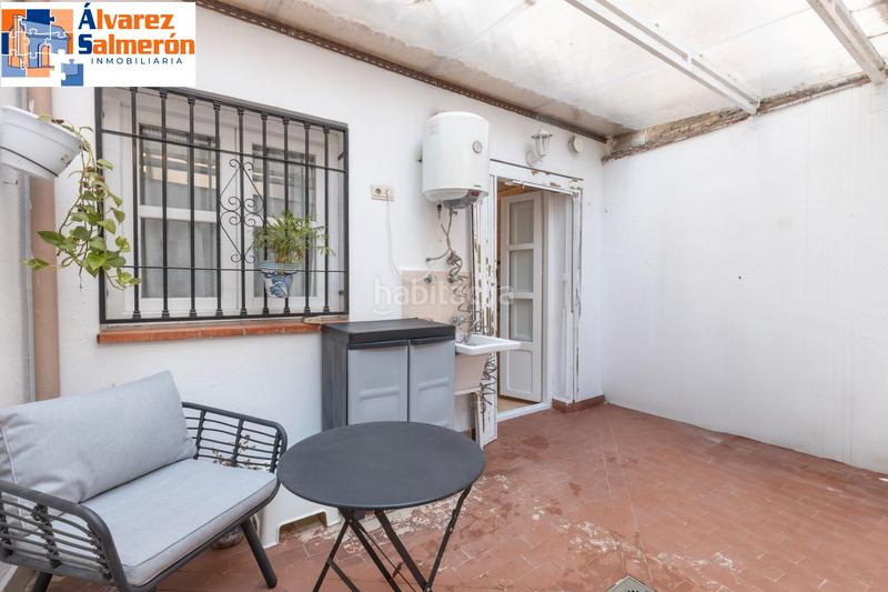 Foto ae25214f-d45f-40a4-8efa-6a64af9f16a4. Apartamento coqueto apartamento junto a calle ancha de capuchinos con cochera en Granada