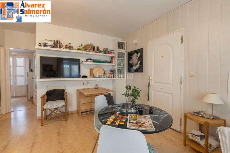 Foto c2978ec3-019d-4122-a2e4-f5f5f14da99f. Apartamento coqueto apartamento junto a calle ancha de capuchinos con cochera en Granada
