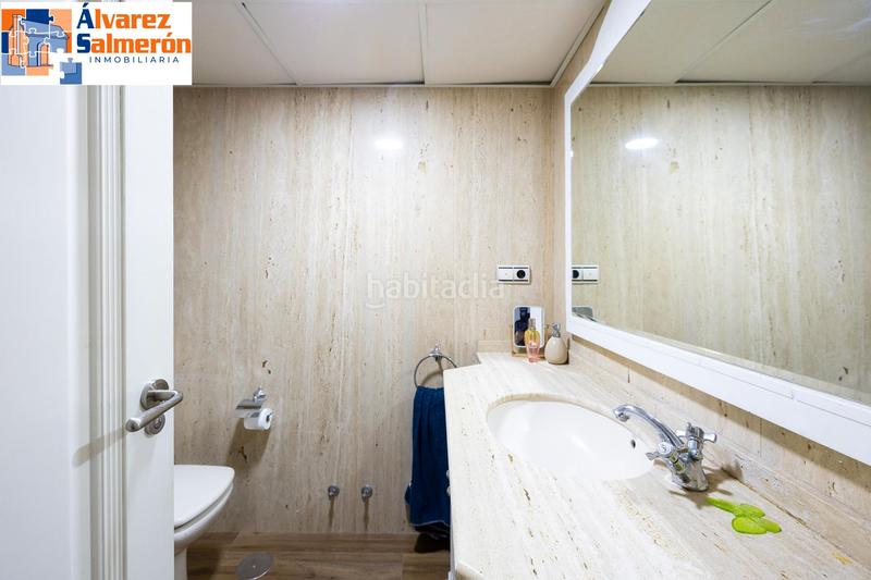 Foto 3f33cd10-b0c8-4725-8fef-3eb87f74e04f. Piso  en poeta manuel de gongora reformado. en Granada