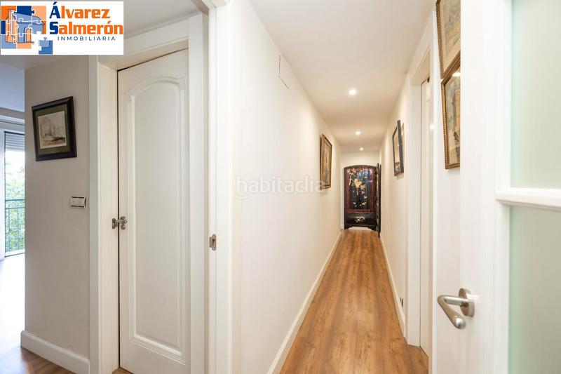 Foto f4e67a54-6424-4c67-8091-c3eefcdeb210. Piso  en poeta manuel de gongora reformado. en Granada