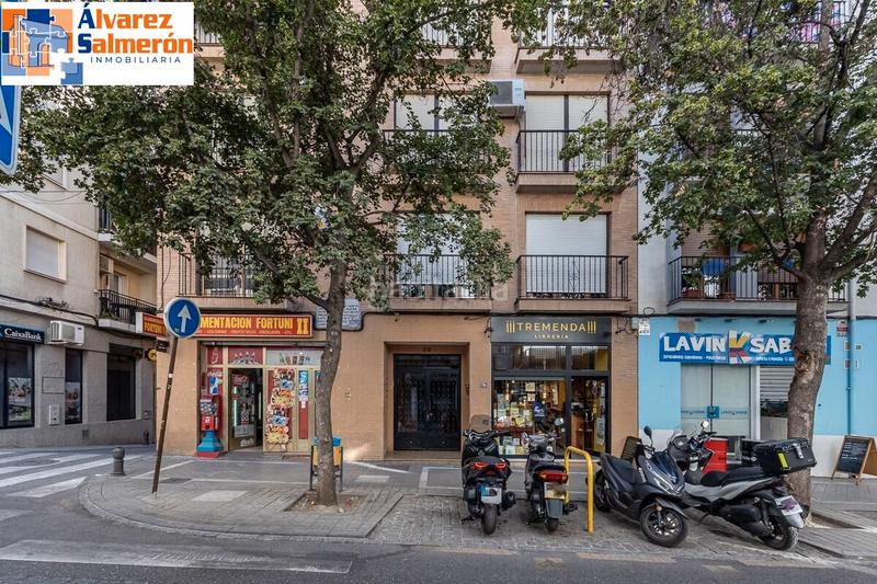 Foto 1e63fa7e-08c6-42a2-8d14-cb17be232297. Piso  con garaje en plena calle molinos. en San Matías - Realejo Granada