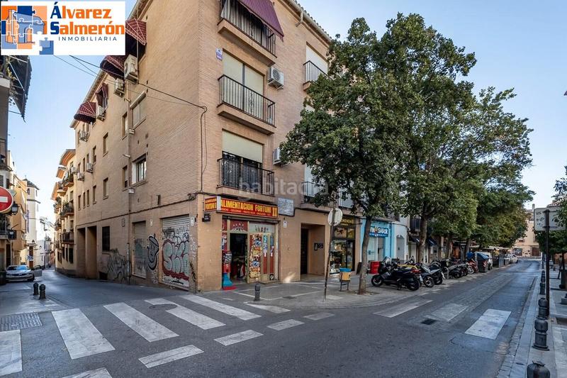 Foto 2c2e38a7-e814-43e9-b1c3-870f20ef8324. Piso  con garaje en plena calle molinos. en San Matías - Realejo Granada