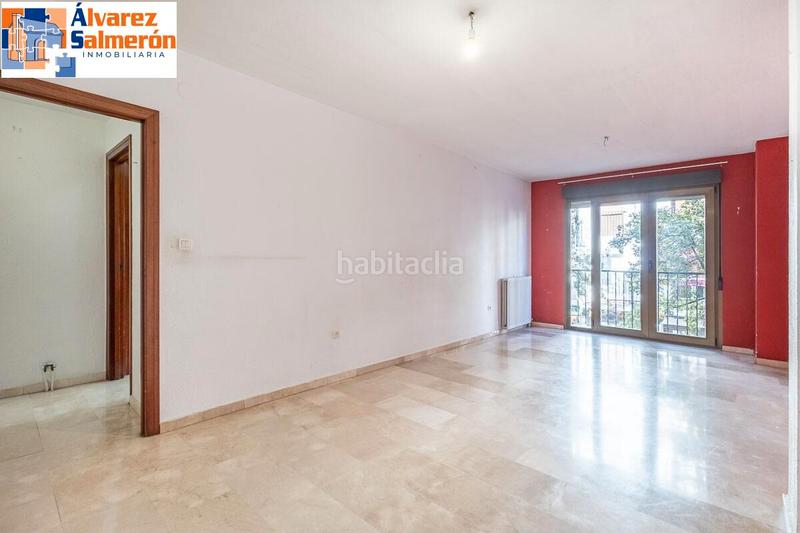 Foto 4682e9b9-39e4-4304-96e8-5385479a9c29. Piso  con garaje en plena calle molinos. en San Matías - Realejo Granada