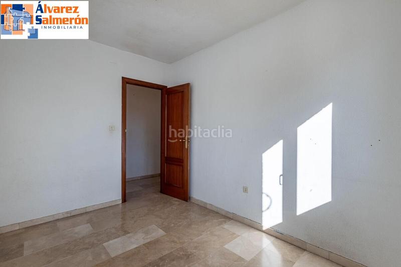 Foto 50b453f0-799f-4956-bd4f-eba925133569. Piso  con garaje en plena calle molinos. en San Matías - Realejo Granada