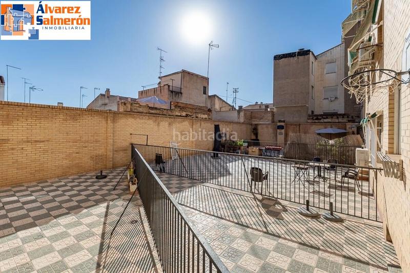 Foto 57fee0a3-ed9d-4900-b352-3dd8b1375bd9. Piso  con garaje en plena calle molinos. en San Matías - Realejo Granada