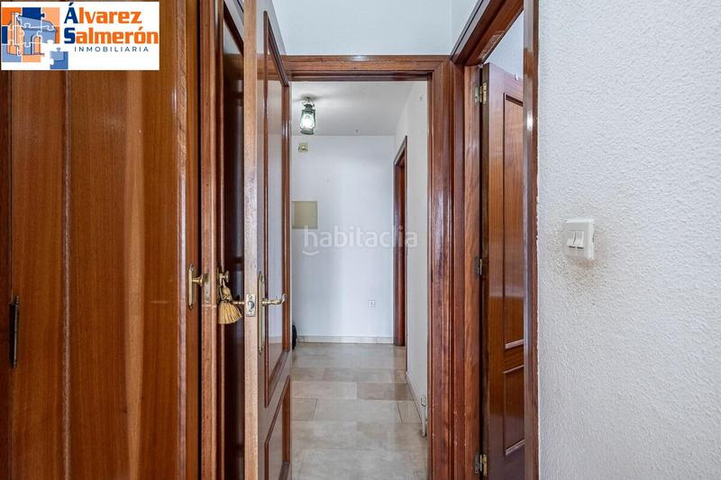 Foto d1c1e5ba-3cc3-4bd4-be3c-c32efa7af001. Piso  con garaje en plena calle molinos. en San Matías - Realejo Granada