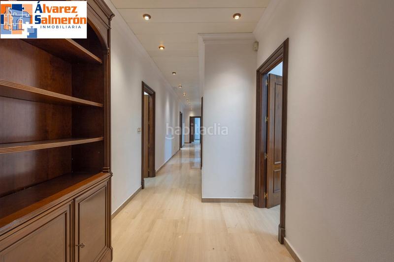 Foto 44f5840c-7490-415b-b04a-aea5a8c47431. Oficina espacio exclusivo en pleno centro - ganivet en Granada