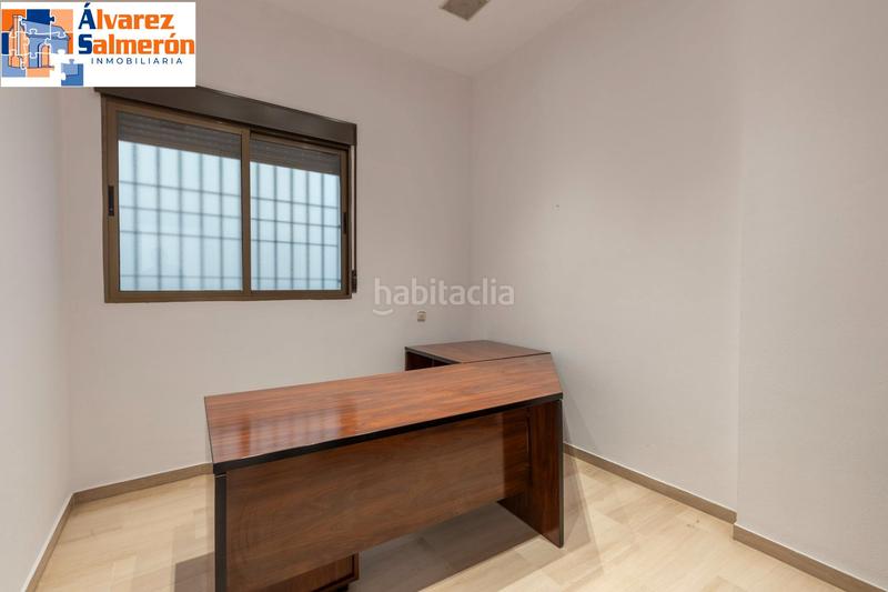 Foto 476ffe74-56a1-44d8-b340-1f2eecdf7ca2. Oficina espacio exclusivo en pleno centro - ganivet en Granada