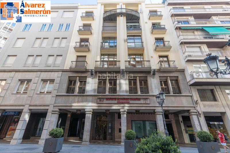 Foto 4a45ada6-e921-423b-a74e-55ba340b610e. Oficina espacio exclusivo en pleno centro - ganivet en Granada