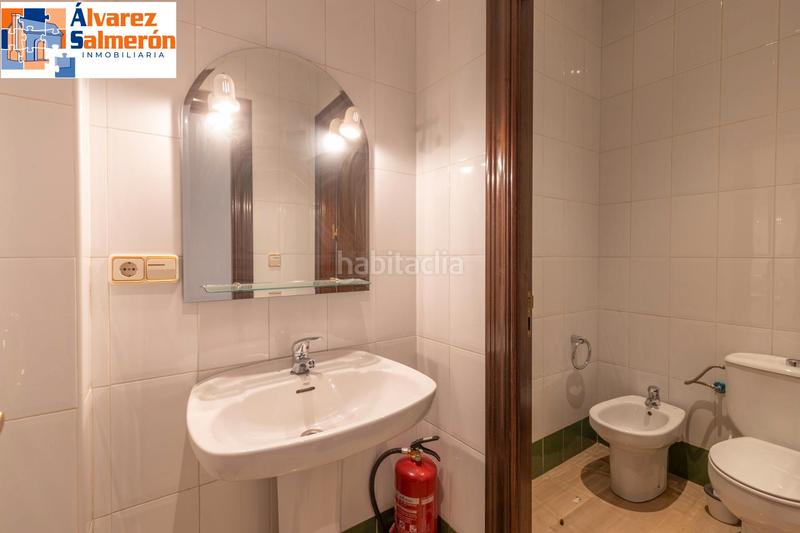 Foto 810119ca-9b3e-4287-bf74-25d3076d93f6. Oficina espacio exclusivo en pleno centro - ganivet en Granada