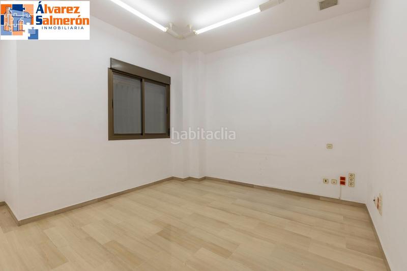 Foto a0e69796-539d-4212-be07-9aa7abf629a7. Oficina espacio exclusivo en pleno centro - ganivet en Granada