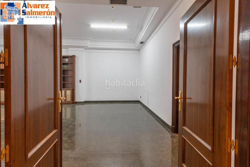 Foto a6dea7c2-c1b8-4fd3-af54-73816fc50da6. Oficina espacio exclusivo en pleno centro - ganivet en Granada
