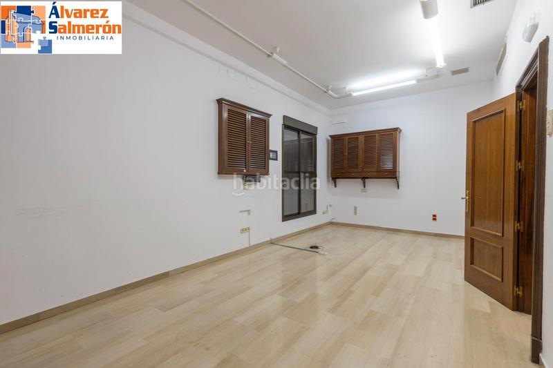 Foto d254f32e-aeca-4e1d-9d10-ff9fb09856d2. Oficina espacio exclusivo en pleno centro - ganivet en Granada