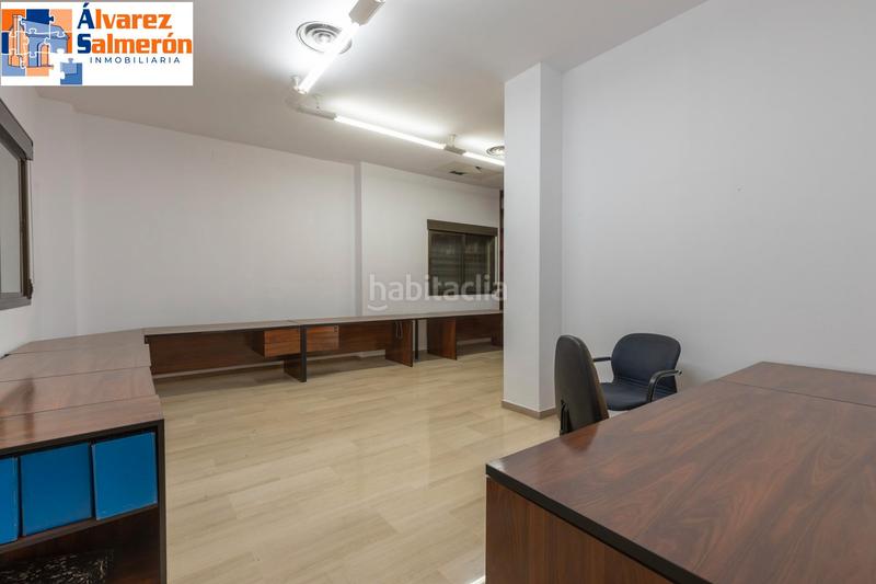 Foto d4390515-9b6d-43e7-831d-e79002cda4cd. Oficina espacio exclusivo en pleno centro - ganivet en Granada