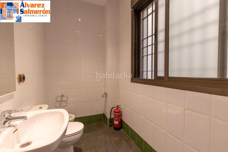 Foto d81343b6-fbdc-48ef-a730-f61a3d82ebb2. Oficina espacio exclusivo en pleno centro - ganivet en Granada