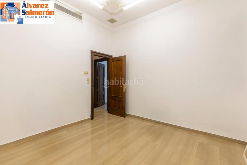 Foto ff314874-b1b8-401f-a063-c150ba82009e. Oficina espacio exclusivo en pleno centro - ganivet en Granada