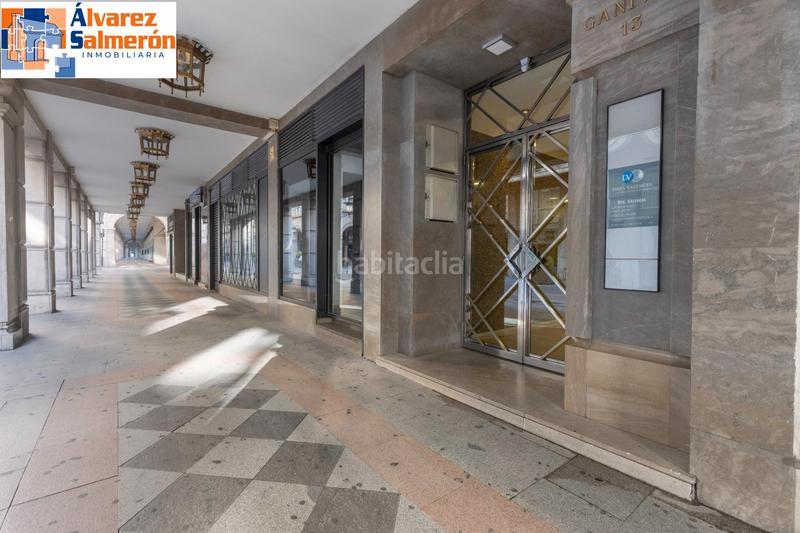 Foto ff9db998-c736-4861-95f2-c82816e0bb88. Oficina espacio exclusivo en pleno centro - ganivet en Granada