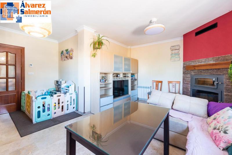 Foto bb4f17af-c65b-46a9-acfe-d2e479bd9b49. Casa  a la venta con grandes espacios y vistas despejadas en Peligros