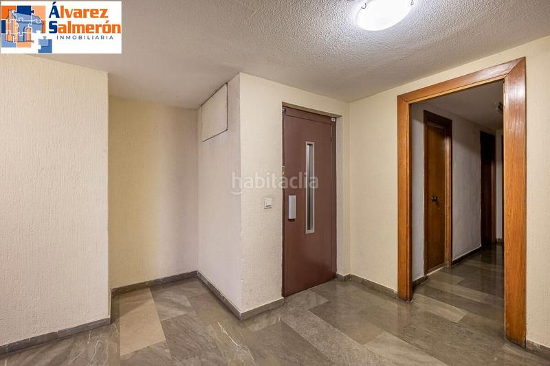 Foto 010b5b6a-4dad-4dd4-9c40-08f324eace2d. Piso  en avda. constitución en Plaza de Toros Granada