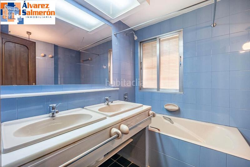 Foto 31b2d023-4198-4ddd-a1d2-e345032bb6ca. Piso  en avda. constitución en Plaza de Toros Granada