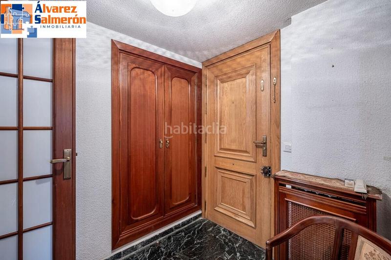 Foto 34a917f0-29a3-4ee8-9e3a-d1053b7680d0. Piso  en avda. constitución en Plaza de Toros Granada