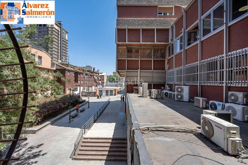 Foto 3f976bb2-26d3-403b-952f-a452aa4e9839. Piso  en avda. constitución en Plaza de Toros Granada