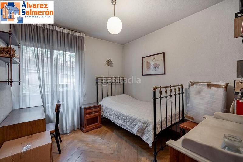 Foto 5520a054-8944-441f-9eb7-a99acb47d1be. Piso  en avda. constitución en Plaza de Toros Granada