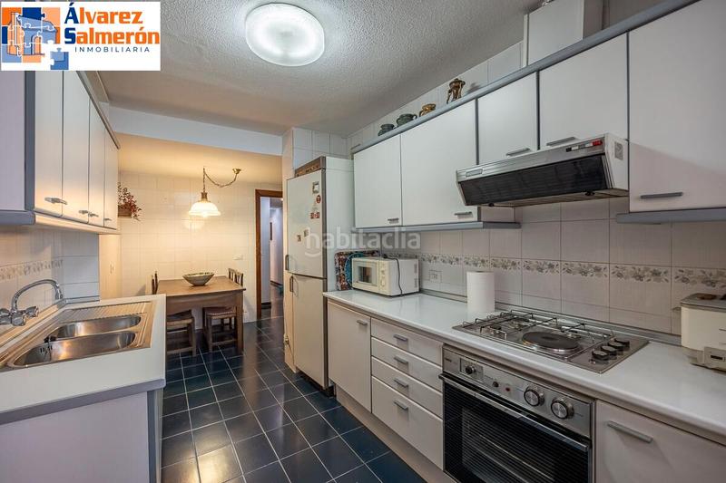 Foto 821148fb-5dec-47f8-9a41-0af7a89addcf. Piso  en avda. constitución en Plaza de Toros Granada