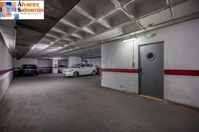 Foto b625cd13-ea9e-43f2-9d35-868642f38be7. Piso  en avda. constitución en Plaza de Toros Granada