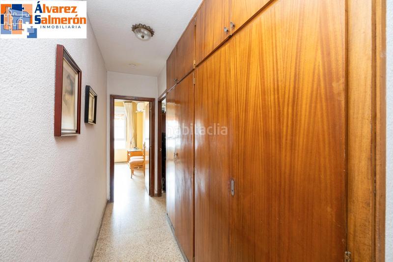 Foto 1e6f06ce-8d0b-4f4d-9786-f91a74c545cc. Piso Camino de Ronda. piso en planta alta con 5 dormitorios, garaje y trastero, calefacción central. en Granada
