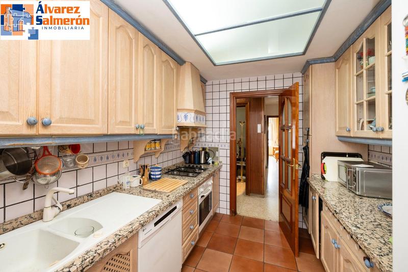 Foto 8a6bed1d-bea2-4875-9006-9c66583d4f83. Piso Camino de Ronda. piso en planta alta con 5 dormitorios, garaje y trastero, calefacción central. en Granada