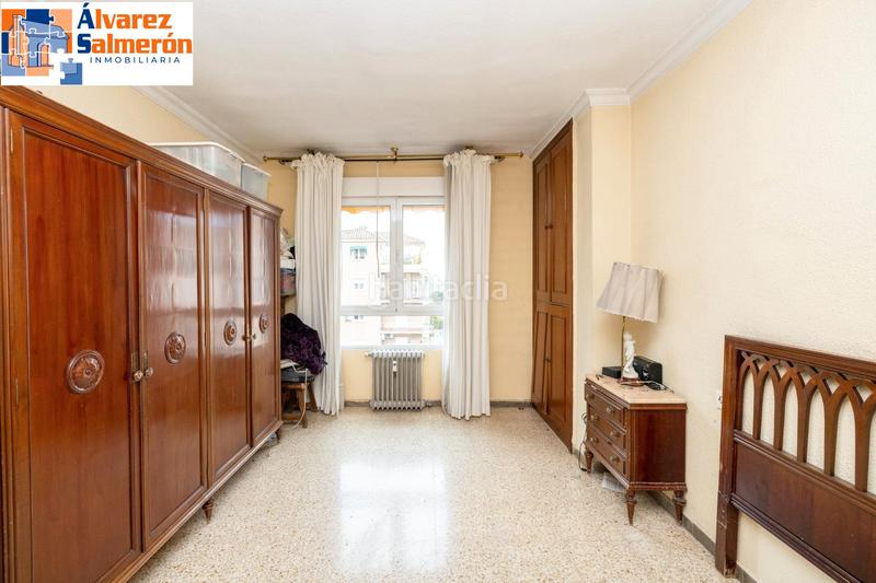 Foto a0334ea2-ebf2-4334-9a3b-567e9f26d519. Piso Camino de Ronda. piso en planta alta con 5 dormitorios, garaje y trastero, calefacción central. en Granada