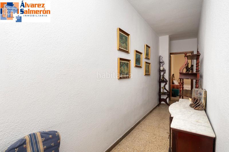 Foto a1cf51d6-0465-4e7d-8f96-d8369e48ac16. Piso Camino de Ronda. piso en planta alta con 5 dormitorios, garaje y trastero, calefacción central. en Granada