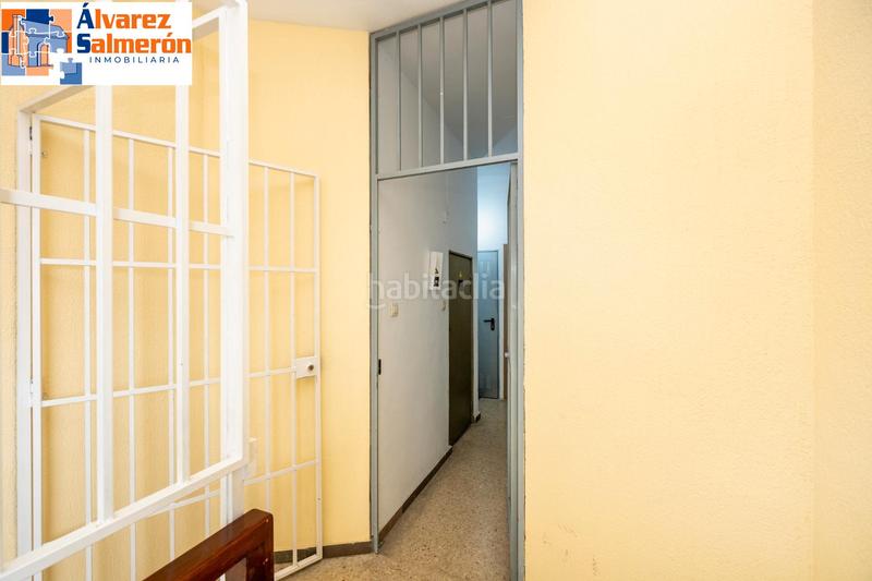 Foto b50e973c-ebc5-4c67-9810-8f3a1cda349e. Piso Camino de Ronda. piso en planta alta con 5 dormitorios, garaje y trastero, calefacción central. en Granada