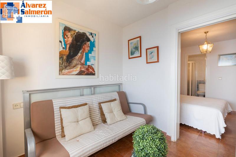 Foto 42f32f53-6fd4-4ccf-abc1-b285d1f5a8dd. Piso oportunidad única en la costa tropical: piso de 4 dormitorios en primerísima línea de playa en Almuñécar