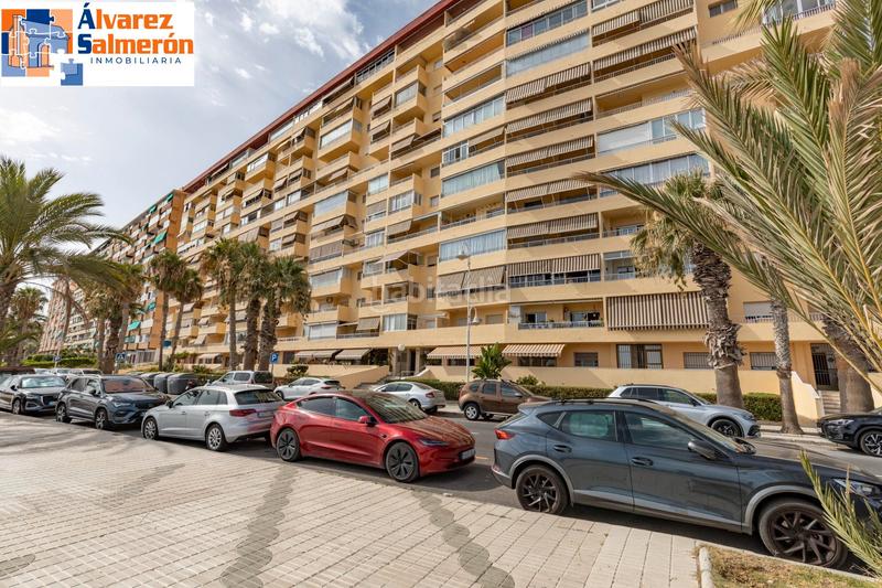 Foto 51a67736-da4b-4096-be0b-fa2b70313ec5. Piso oportunidad única en la costa tropical: piso de 4 dormitorios en primerísima línea de playa en Almuñécar