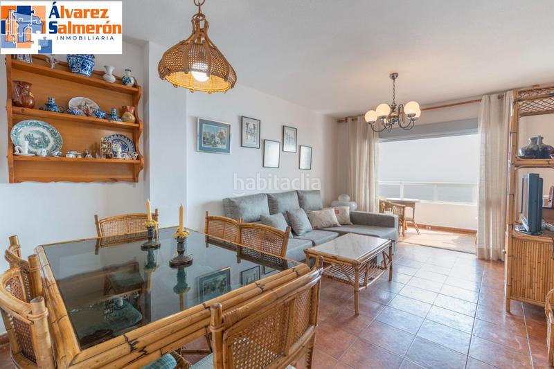 Foto 5d93670c-9d4f-4161-b607-70d8230f5450. Piso oportunidad única en la costa tropical: piso de 4 dormitorios en primerísima línea de playa en Almuñécar