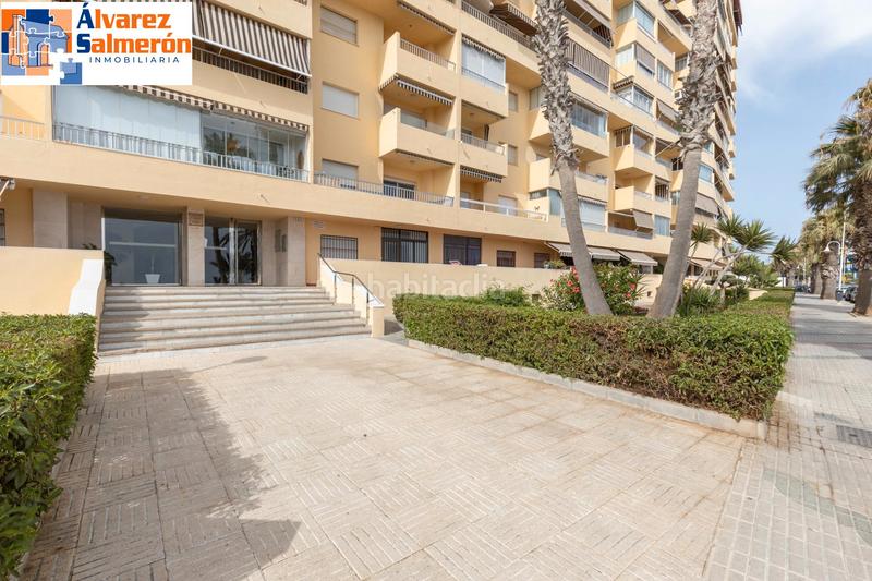 Foto 6a089e15-dd71-4959-a5c3-e2ce66db6e66. Piso oportunidad única en la costa tropical: piso de 4 dormitorios en primerísima línea de playa en Almuñécar