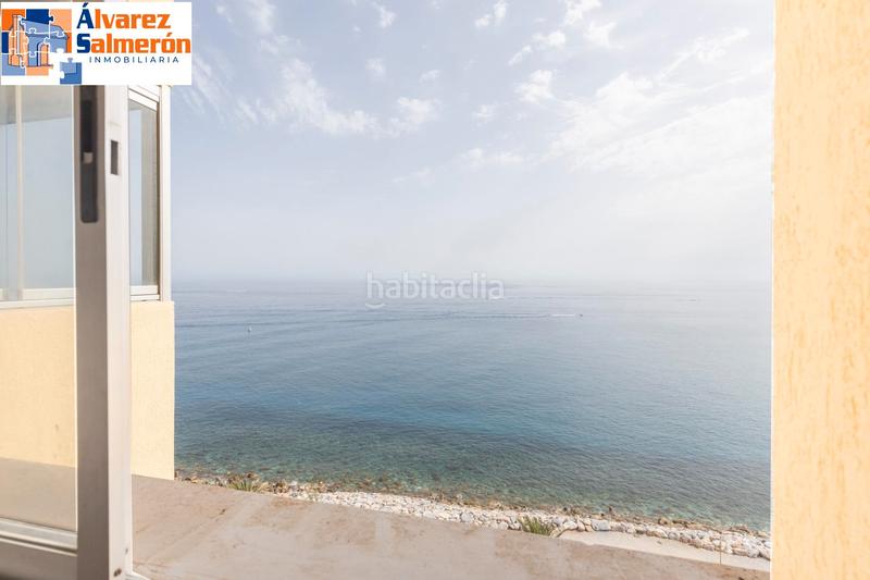 Foto 9f589572-4df6-4b32-9cfd-aee1d0164cf2. Piso oportunidad única en la costa tropical: piso de 4 dormitorios en primerísima línea de playa en Almuñécar