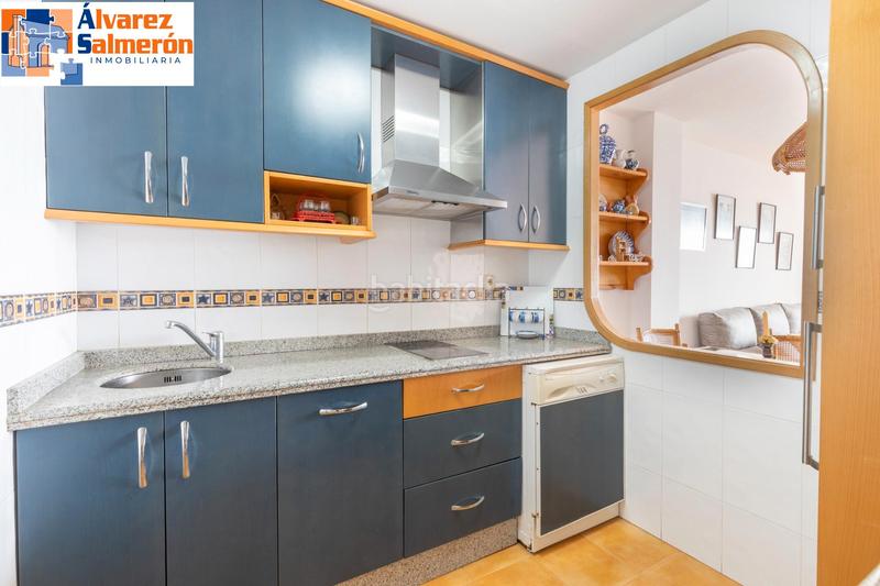Foto a25ff369-97a0-424e-838a-1a61e92163aa. Piso oportunidad única en la costa tropical: piso de 4 dormitorios en primerísima línea de playa en Almuñécar
