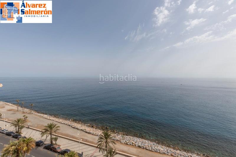 Foto d6ba1060-aae3-447b-b672-831189e3f87d. Piso oportunidad única en la costa tropical: piso de 4 dormitorios en primerísima línea de playa en Almuñécar
